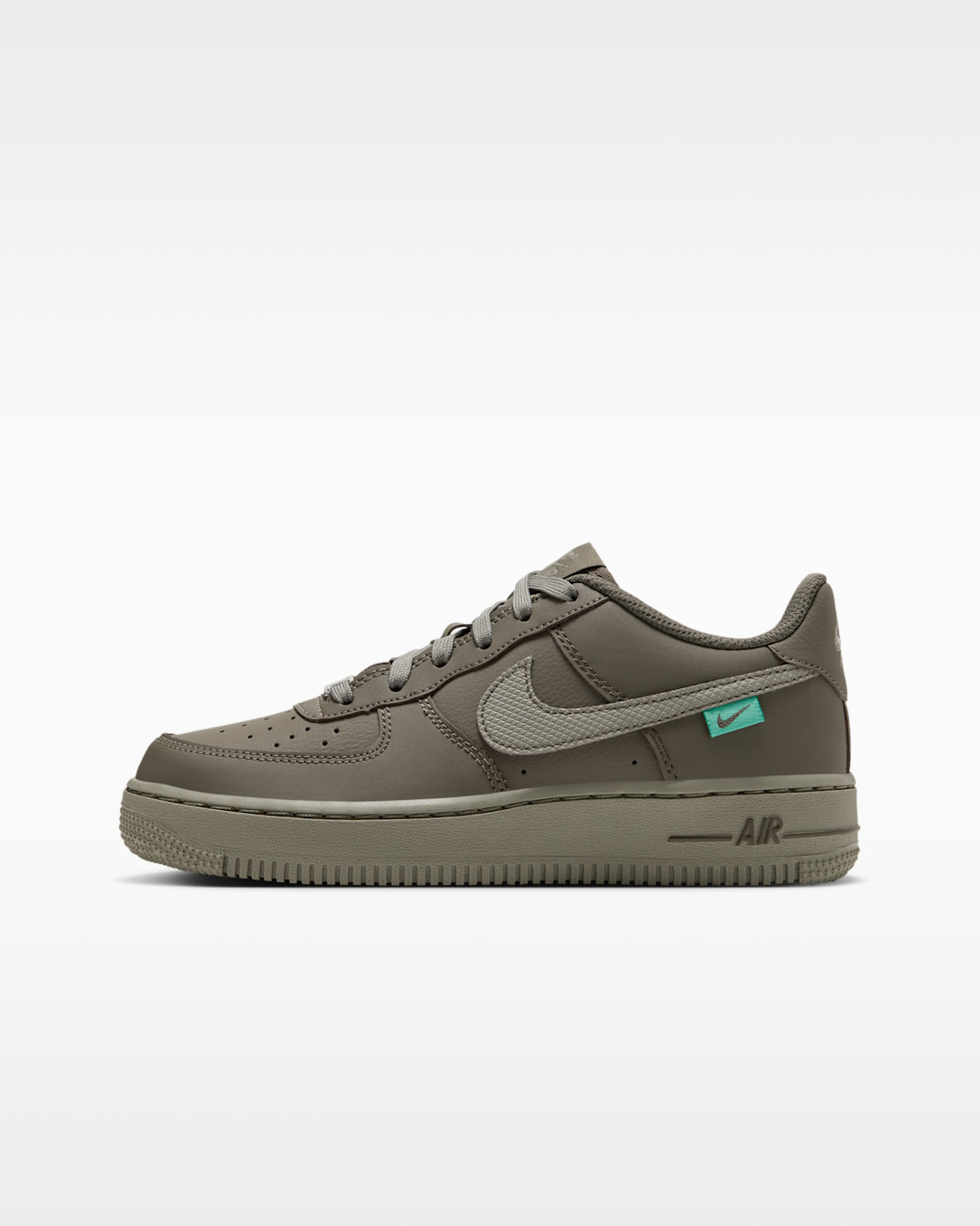 Nike Air Force 1 Tech Essential Older Kids' Shoes