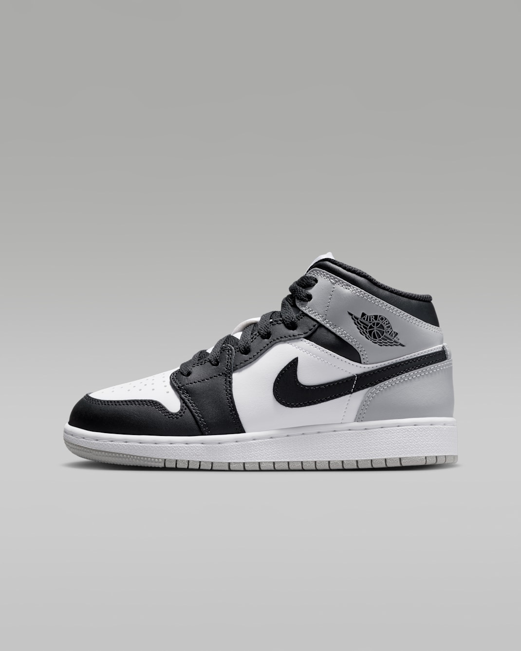 Air Jordan 1 Mid Older Kids' Shoes