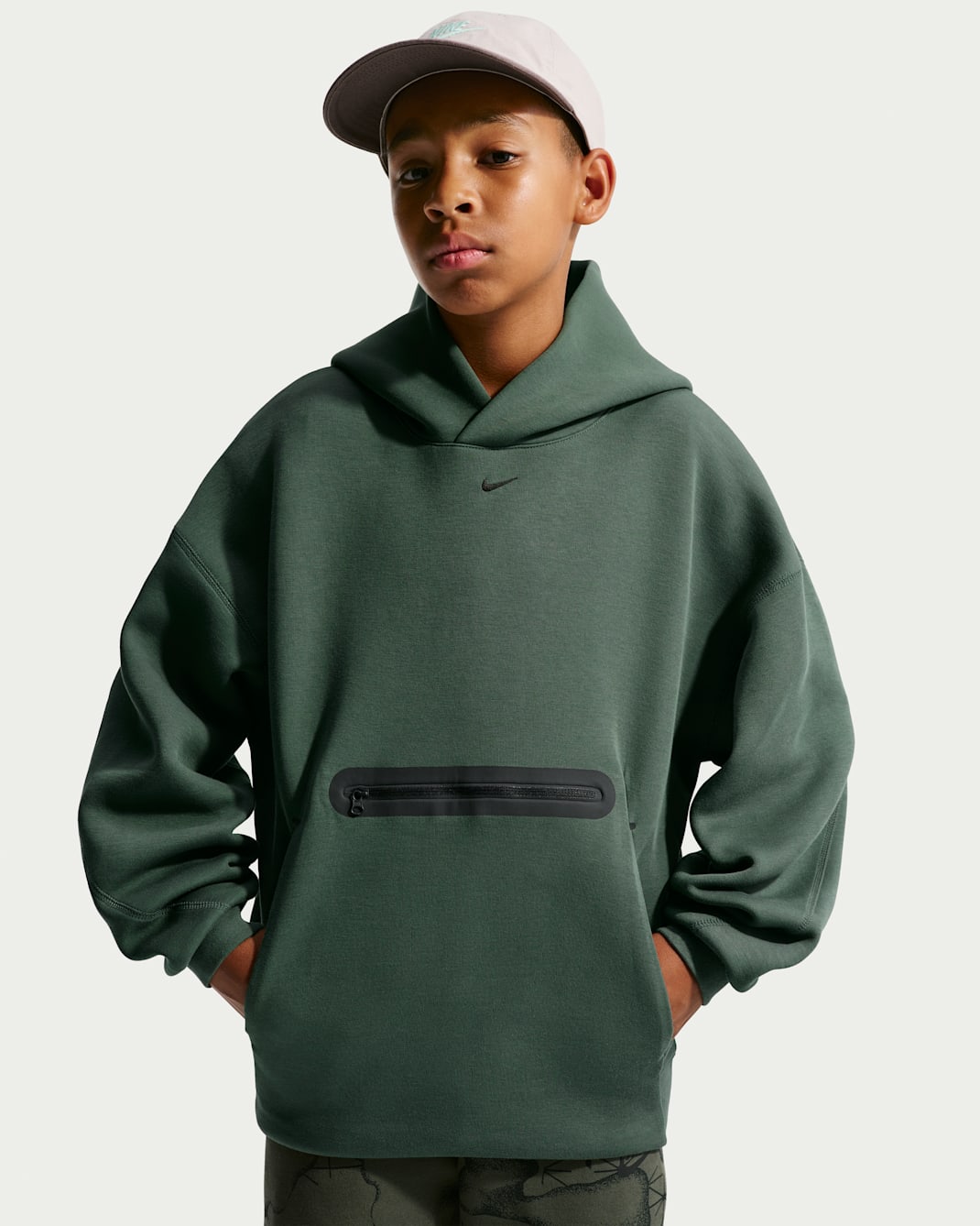 Nike Sportswear Tech Fleece Older Kids' (Boys') Oversized Pullover Hoodie