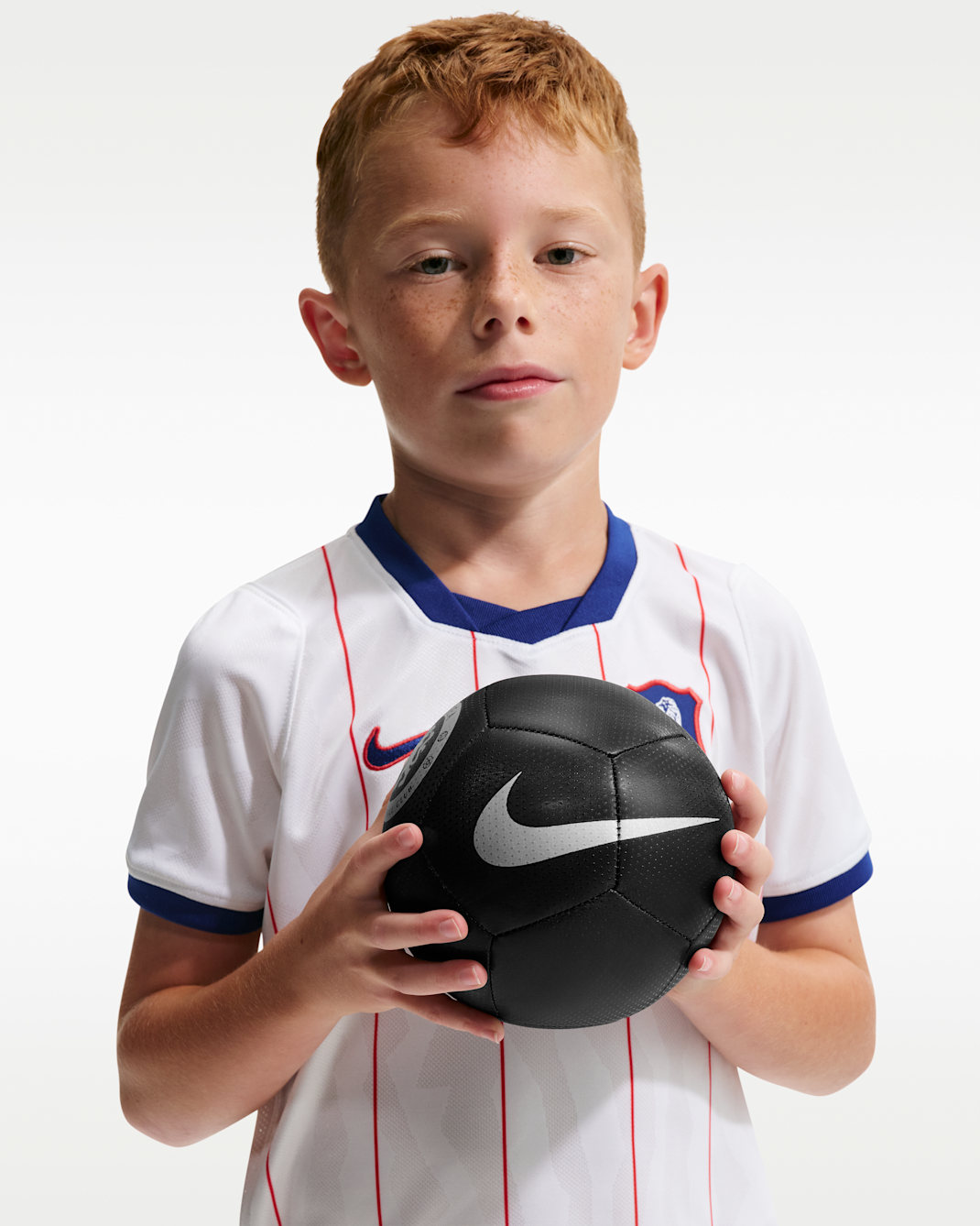 Chelsea 2026/27 Skills Ball Winter Chrome Pack Nike Skills Ball Winter Chrome Pack