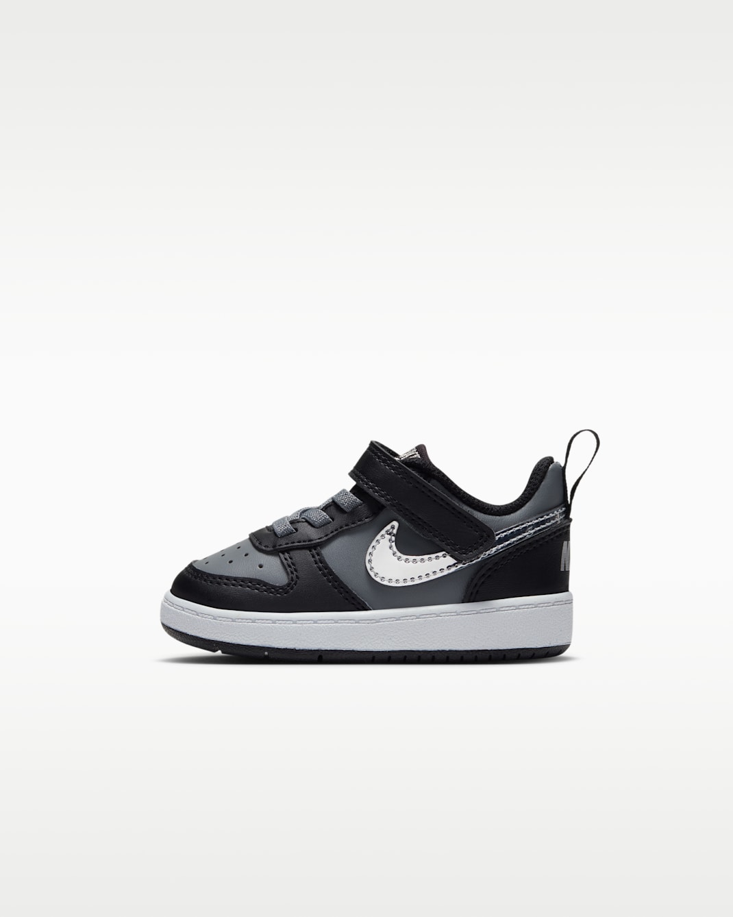NikeCourt Borough Low