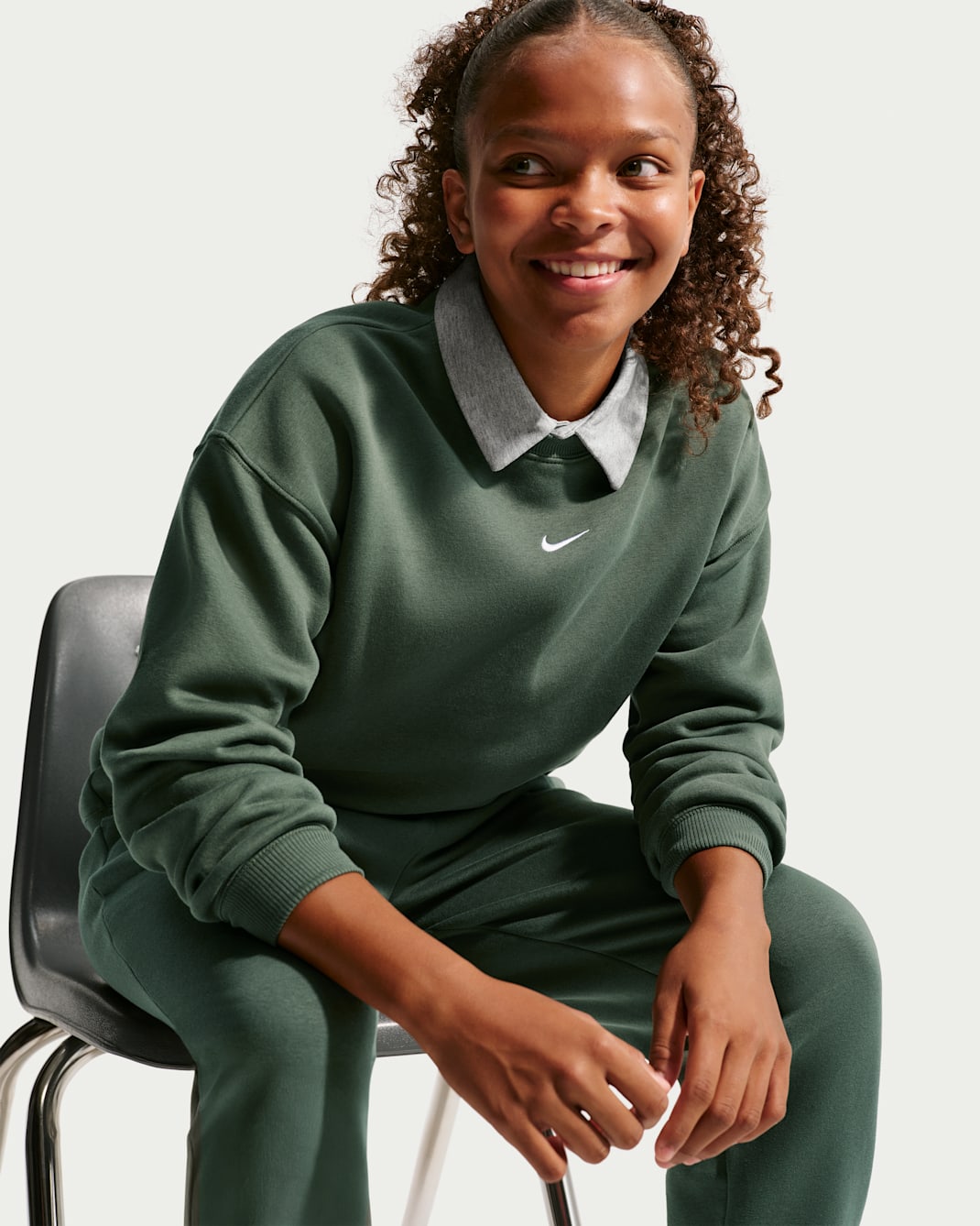 Nike Sportswear Studio Older Kids' (Girls') Oversized Crew-Neck Sweatshirt