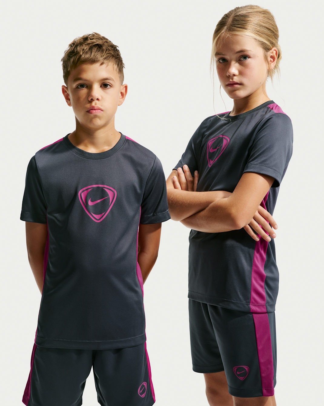 Nike Academy+ Older Kids' Dri-FIT Short-Sleeve Football Top