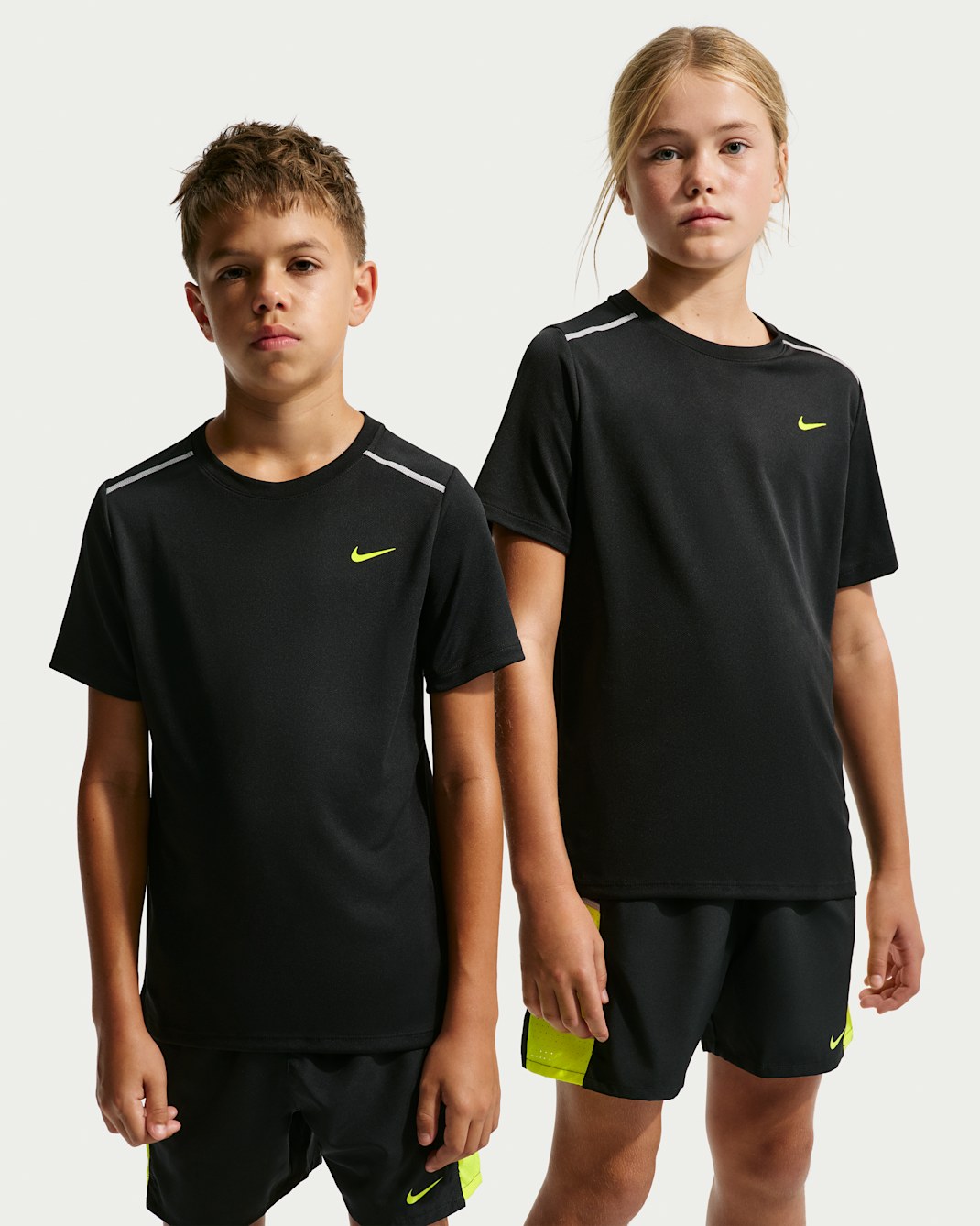 Nike Miler Older Kids' Dri-FIT Short-Sleeve Top
