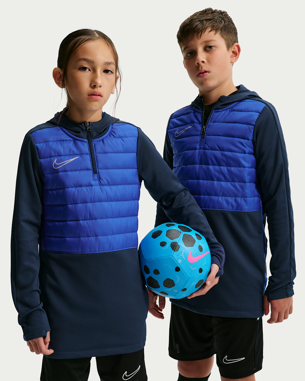 Nike Academy Winter Warrior Older Kids' Therma-FIT Football Drill Top