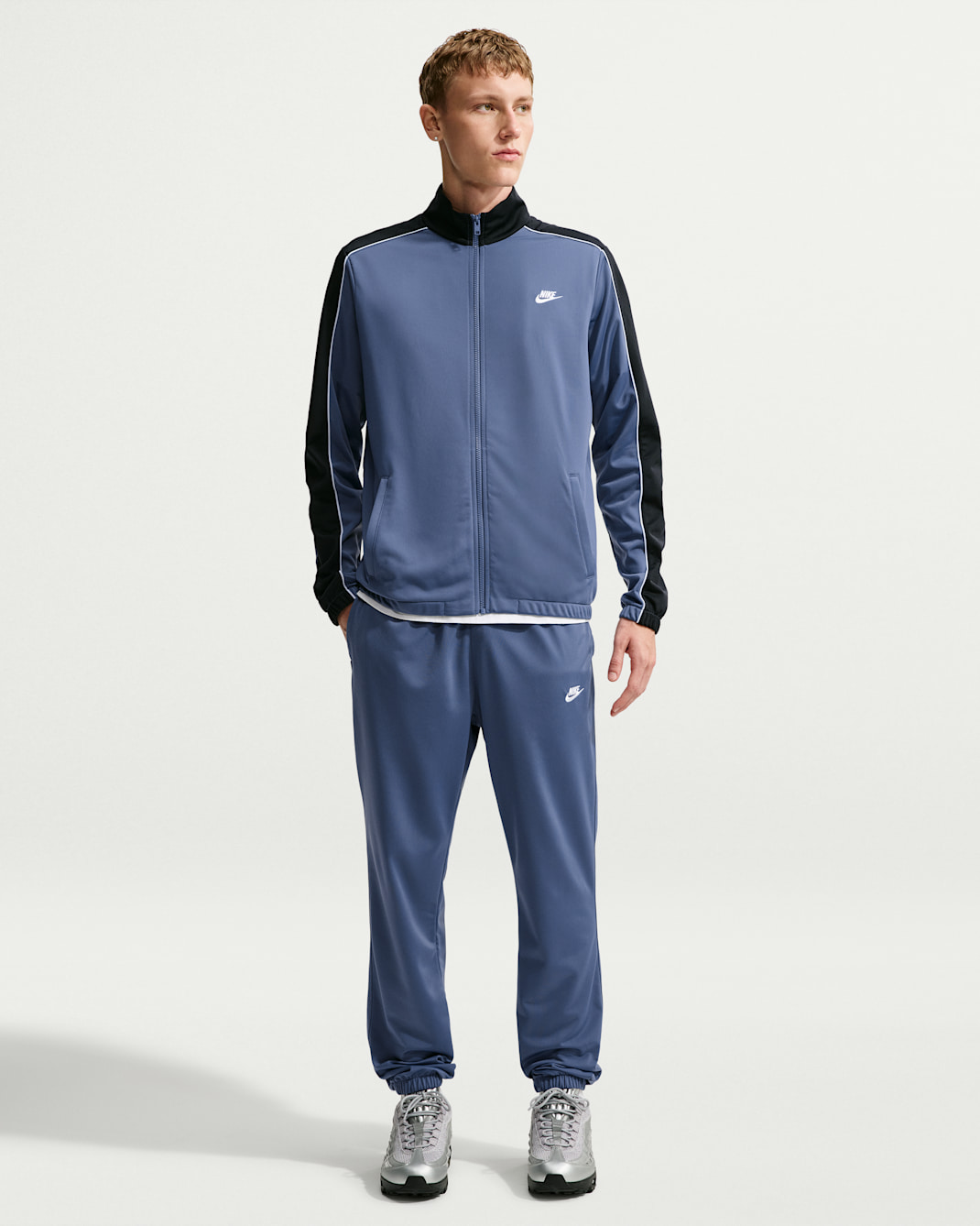 Nike Sportswear Club