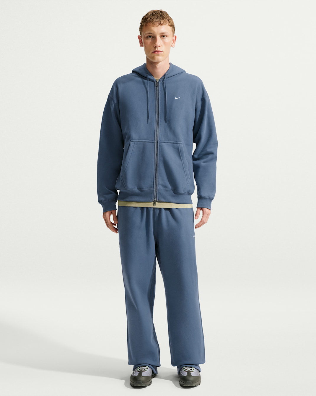 Nike Solo Swoosh