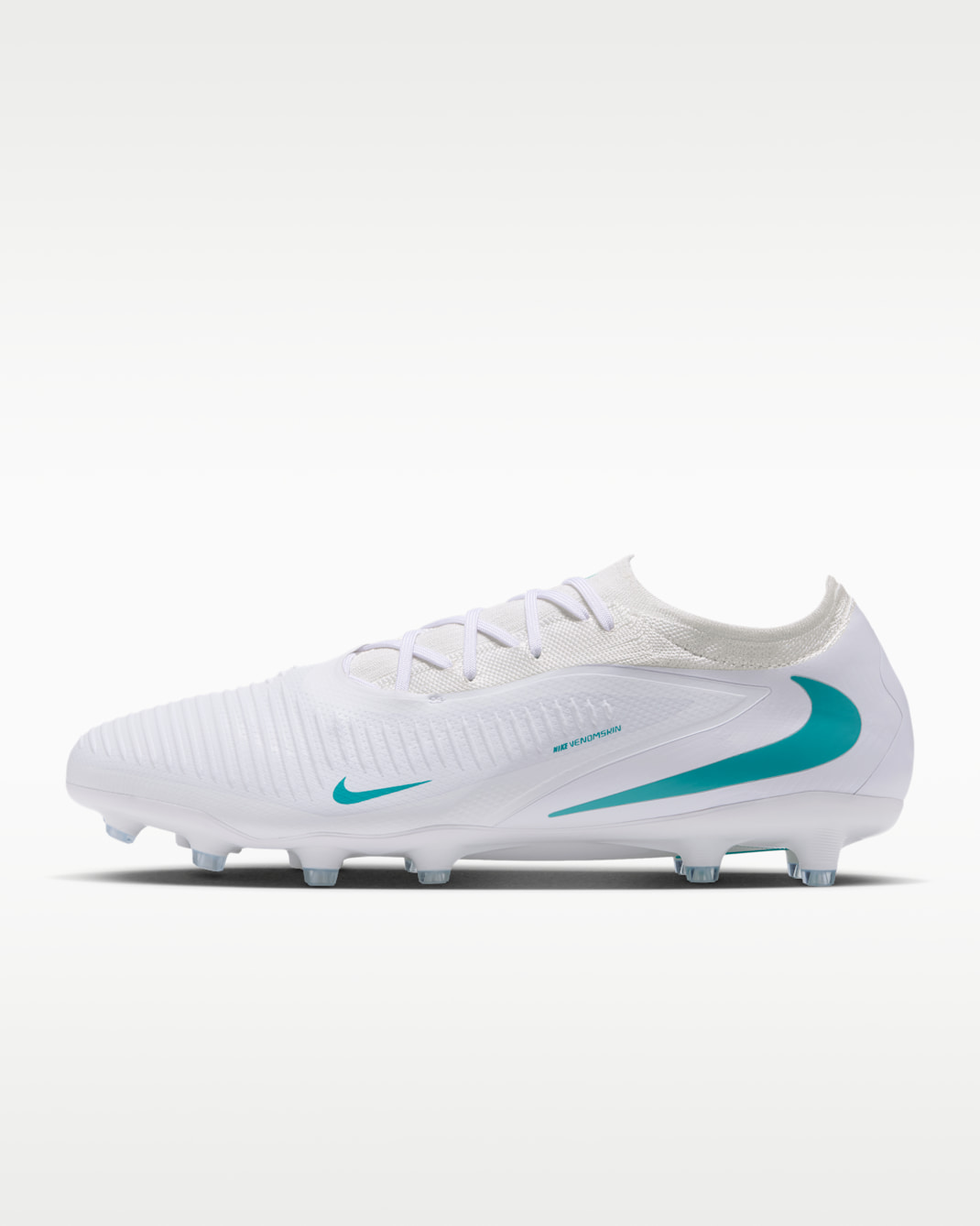 Nike Phantom 6 Low Pro Artificial-Grass Football Boot