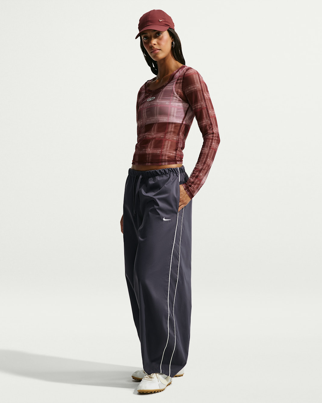 Nike Sportswear Women's Loose Mid-Rise Barrel Trousers