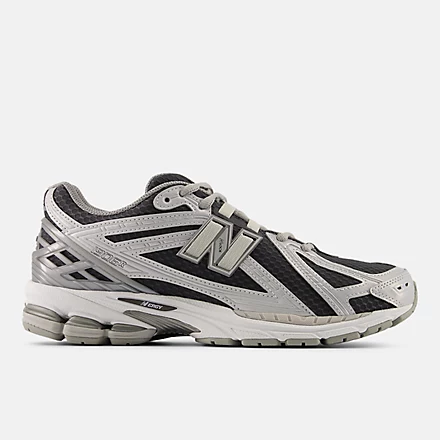 1906R Shoes