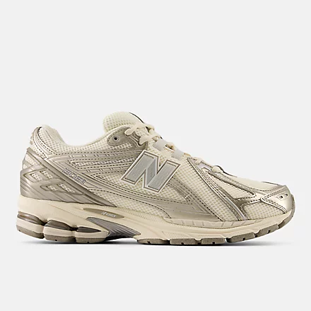 1906R Shoes