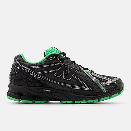 1906R Shoes