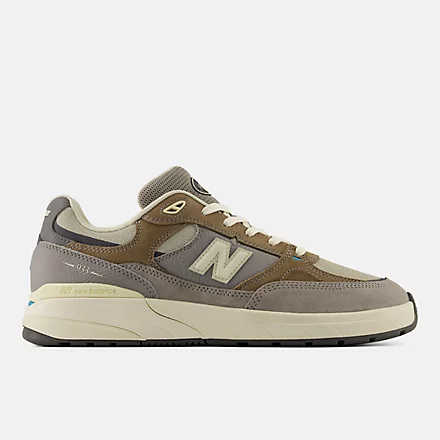NB Numeric Andrew Reynolds 933 Shoes